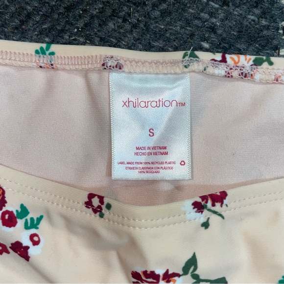Xhilaration flower bikini | Top- Size Medium | Bottoms- Size Small - Picture 4 of 5